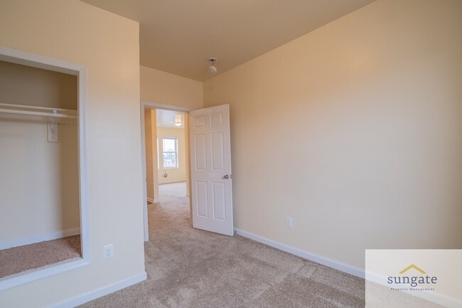 Building Photo - 2435 W Lafayette Ave