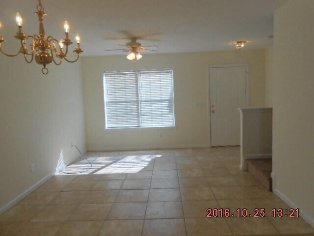 Building Photo - Three bedroom Town House in The Farm at Buckwalter