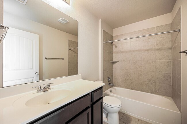 Building Photo - 5 BR/3.5BA | Newly Renovated Single Family Home | 1-Car Garage Parking | Fenced Backyard!