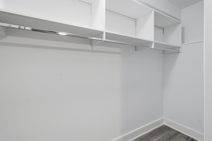Building Photo - 230 Pinebridge Ct