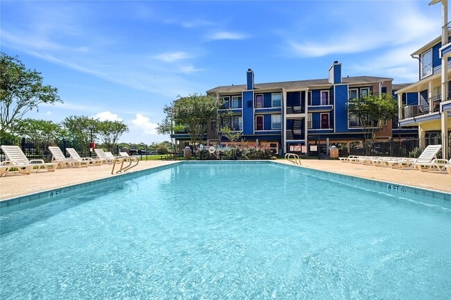 Building Photo - 18511 Egret Bay Blvd