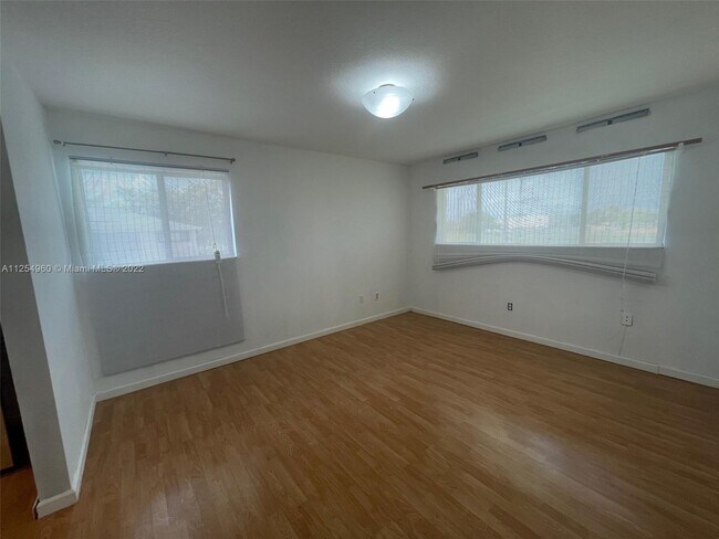 Building Photo - 9727 Hammocks Blvd