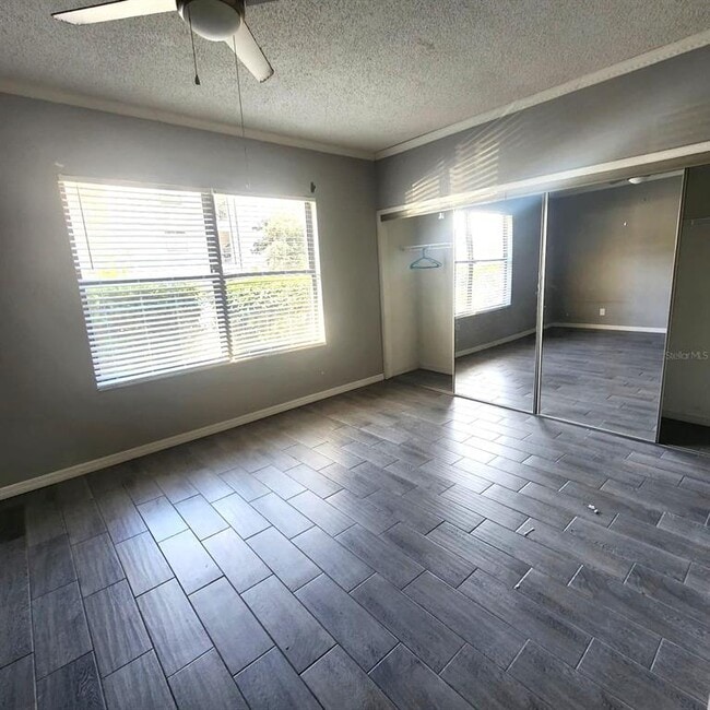 Building Photo - 2040 San Marcos Dr SE