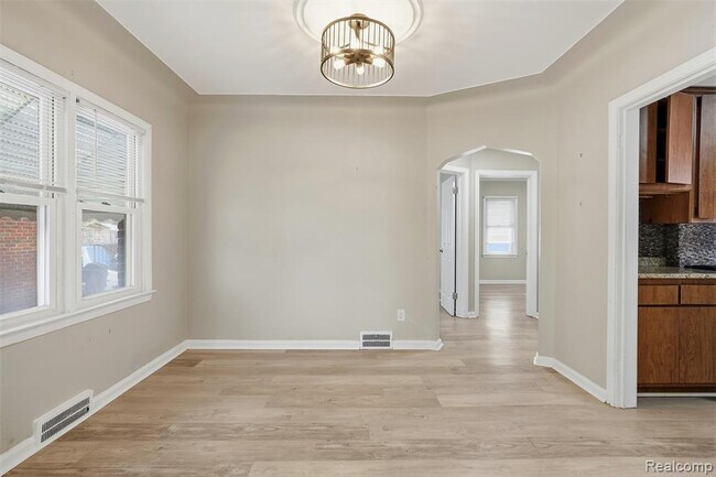 Building Photo - 2045 N Elizabeth St