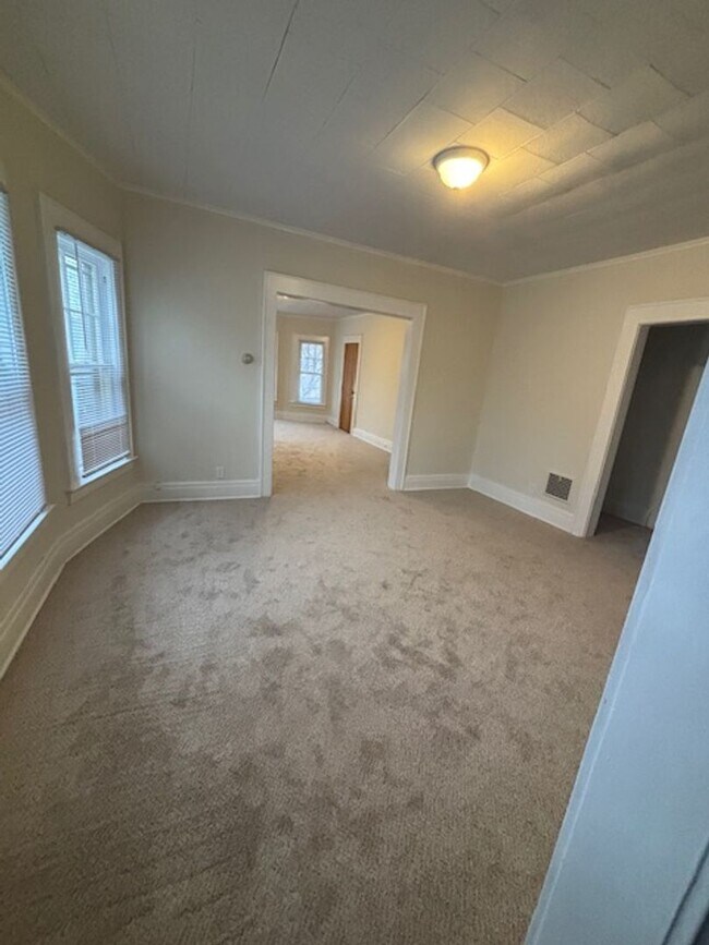 Building Photo - 620-22 Fellows Ave