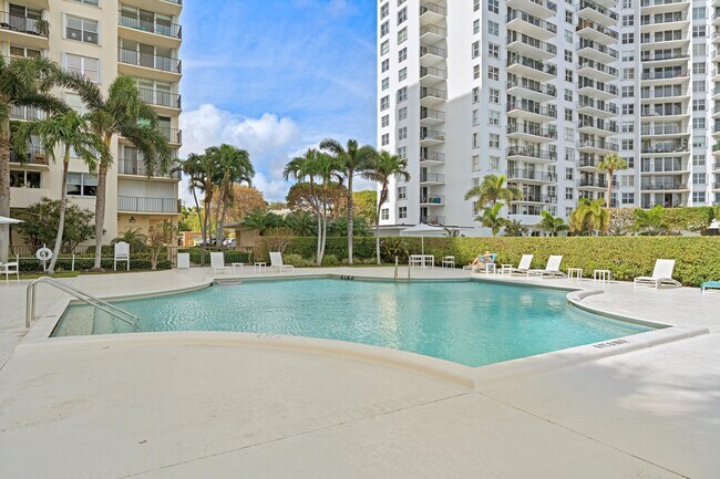 Building Photo - 1801 S Flagler Dr