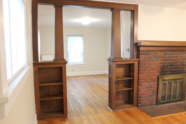 Building Photo - Single-Family Home in Greenbush Neighborhood!