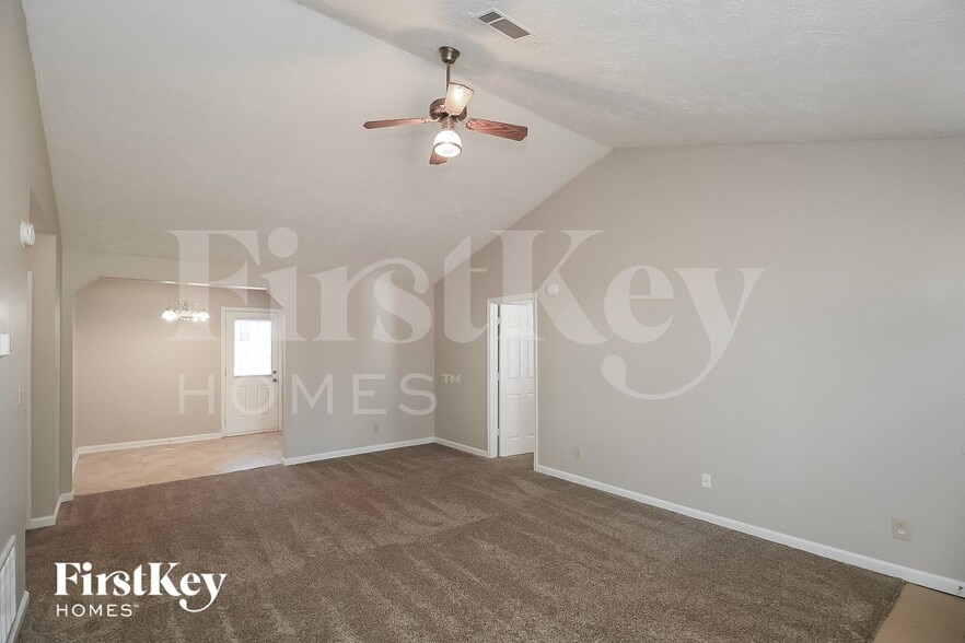 Building Photo - 9207 Fairway Ct