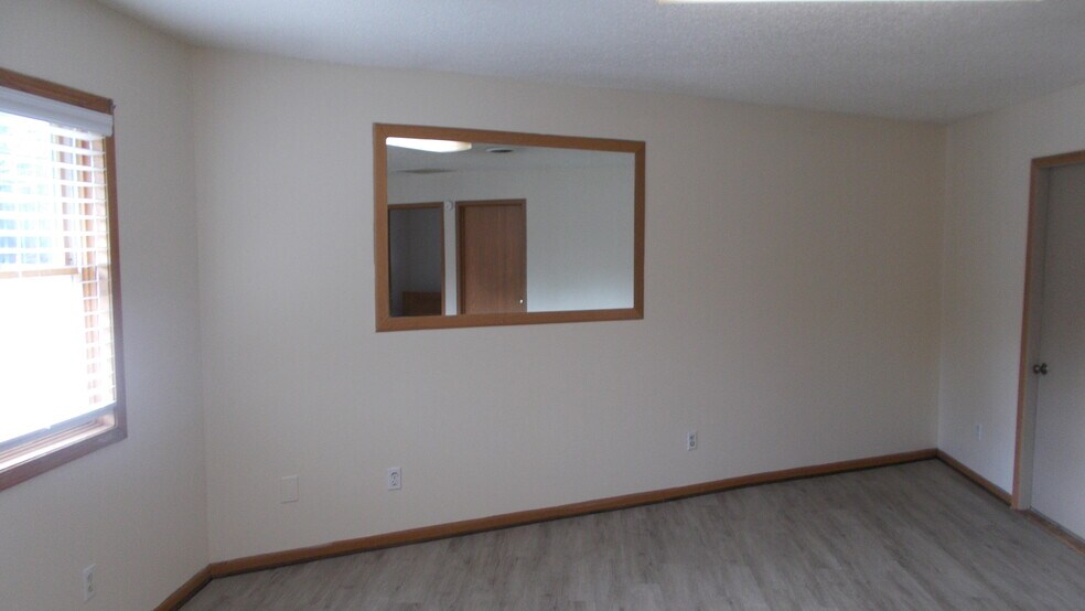 Building Photo - 1279 Saginaw Rd