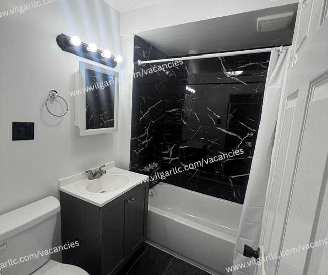 Building Photo - 1323 121st St