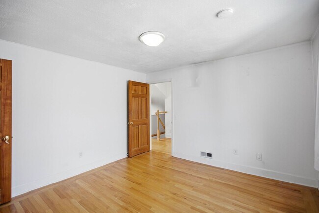 Building Photo - 8203 Wallingford Ave N
