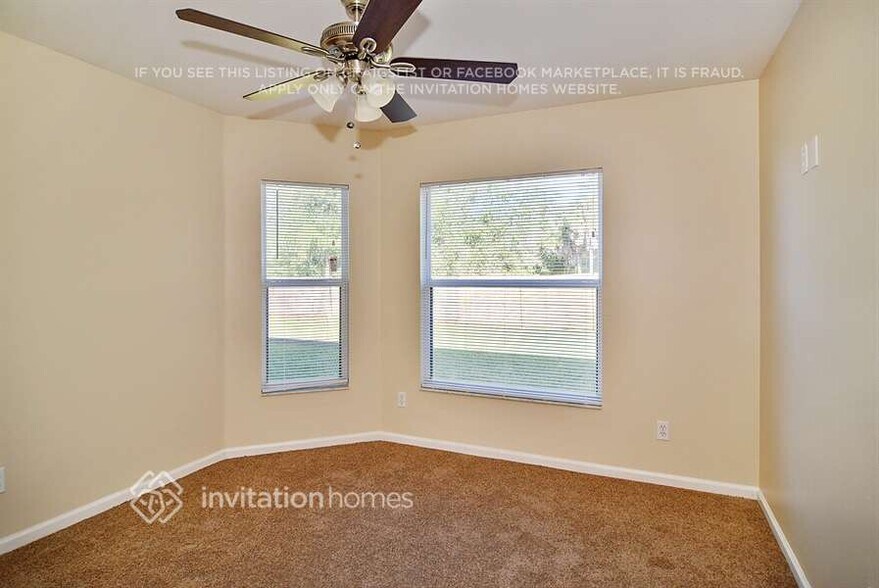 Building Photo - 2317 SW Fern Cir