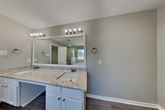 Building Photo - 4319 Mount Vinson Way