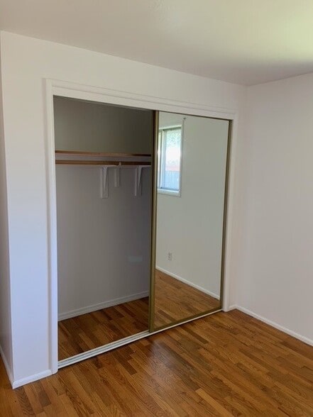 Building Photo - 1179 N Park Ave