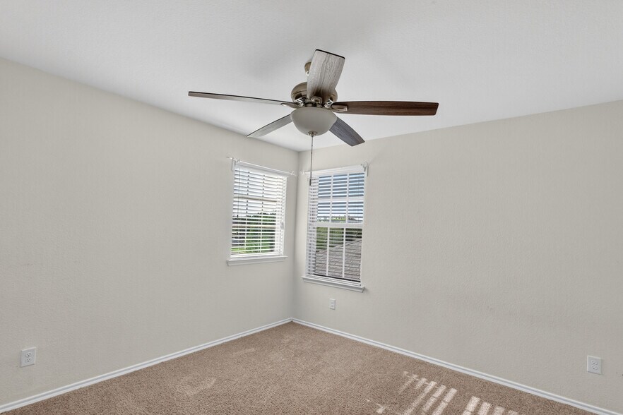 Building Photo - 1702 Wild Rye Cir