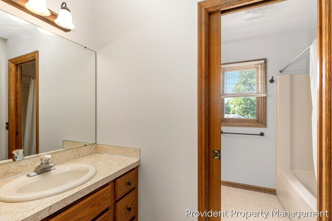 Building Photo - Spacious 4 Bedroom / 2.5 Bath Home with Byron Center Schools