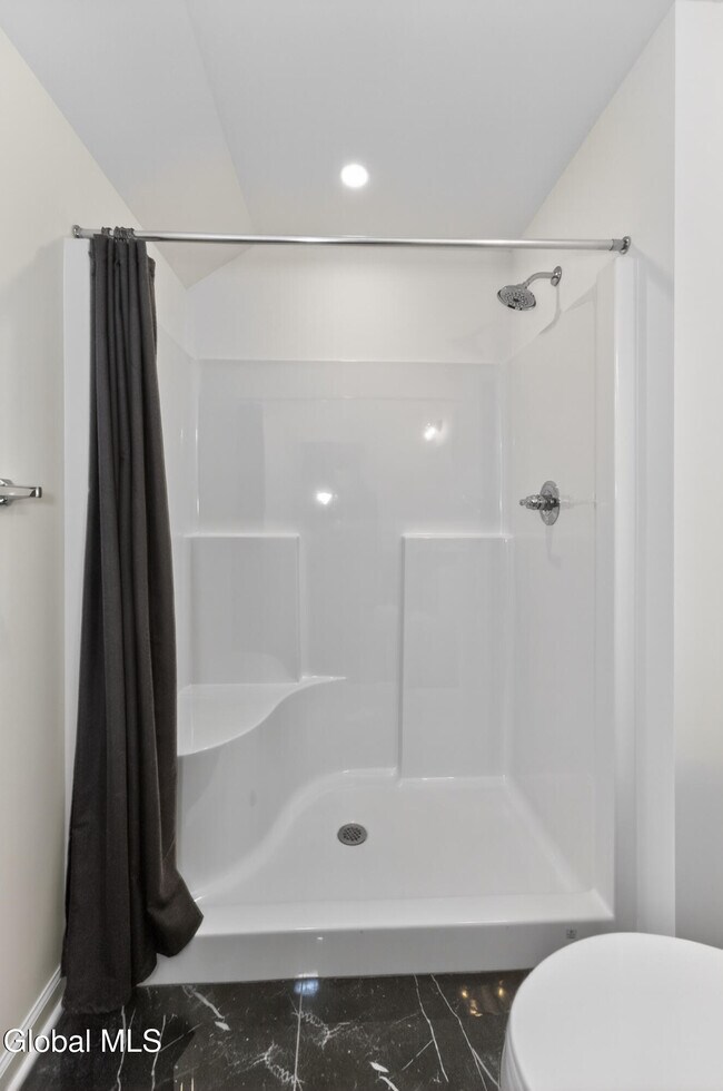 Building Photo - 622 Acland Blvd