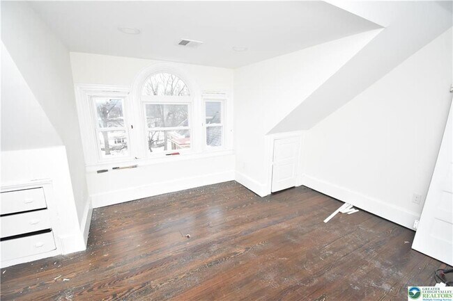 Building Photo - 312 March St