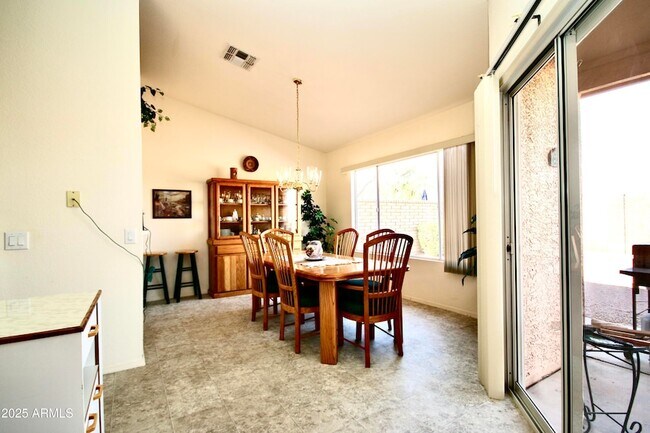 Building Photo - 6973 S Oakmont Dr