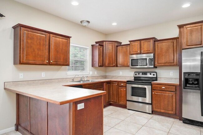 Building Photo - 1403 W Maplewood St