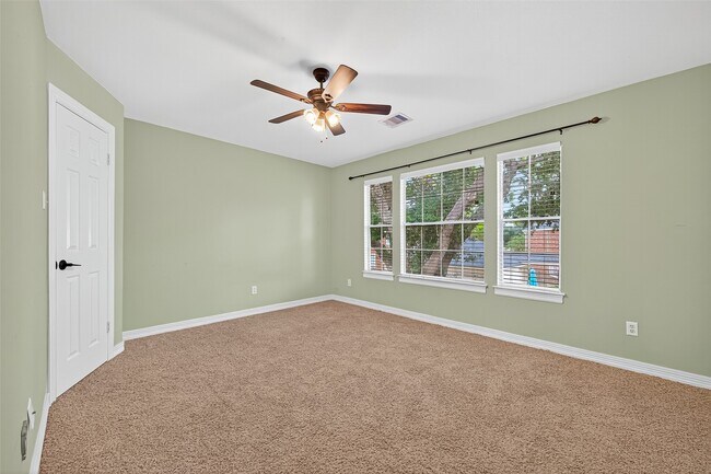 Building Photo - 3111 Shiloh Dr