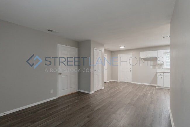 Building Photo - Charming 3 Bedroom in Warner Robins!