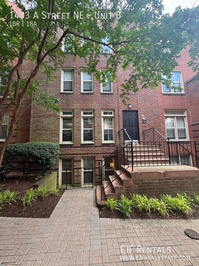 Building Photo - 1433 A St NE