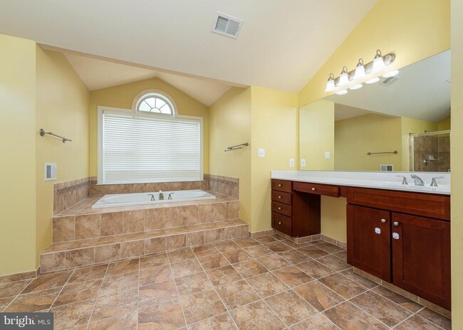 Building Photo - 12878 Lime Kiln Rd
