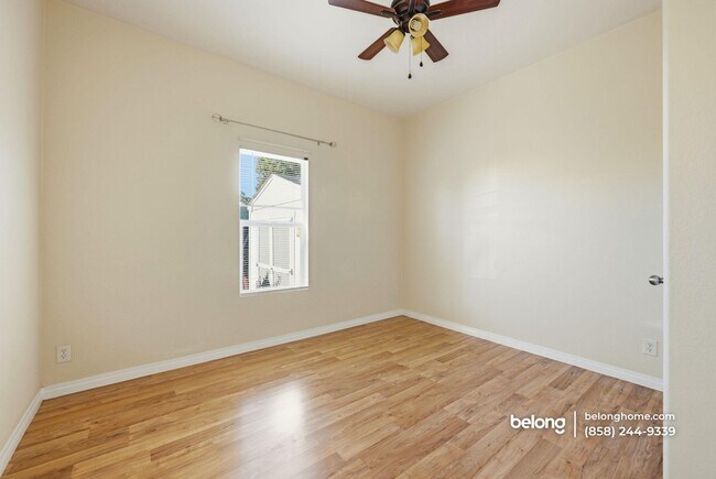 Building Photo - 2700 E Valley Pkwy