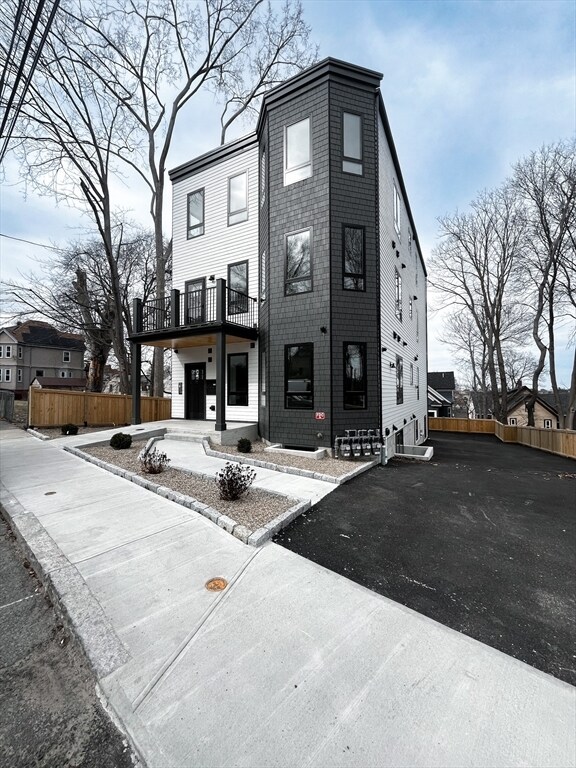 Building Photo - 22 Mt Bowdoin Terrace