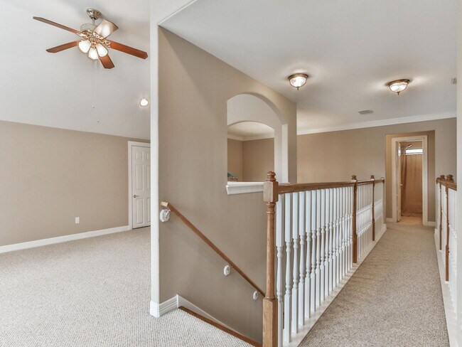 Building Photo - FORE Bedrooms in Del Lago!