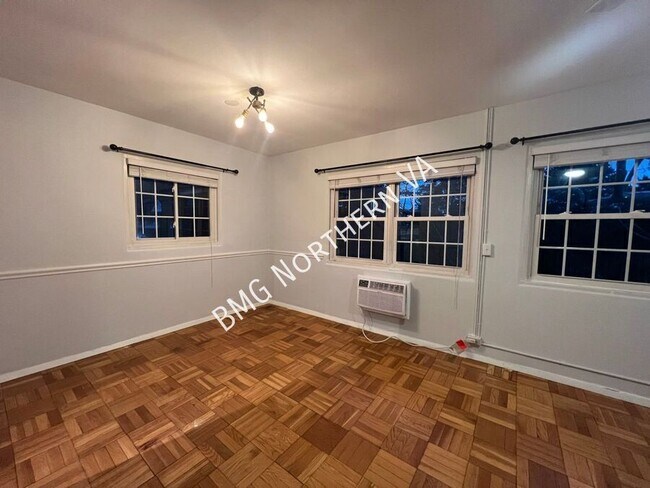 Building Photo - 3592 Martha Custis Dr