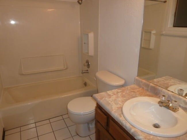 Building Photo - Single Level Home in McKinelyville- Dog Fr...