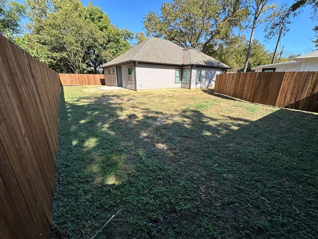 Building Photo - Brand New 3 Bedroom 2 Bathroom Home