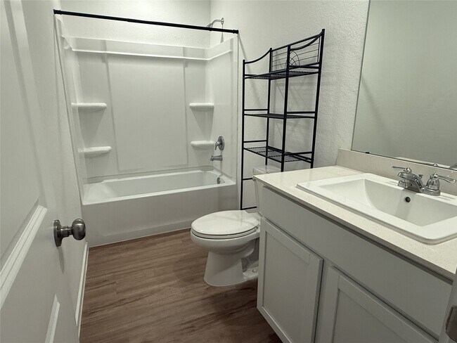 Building Photo - 529 Falling Cave Dr