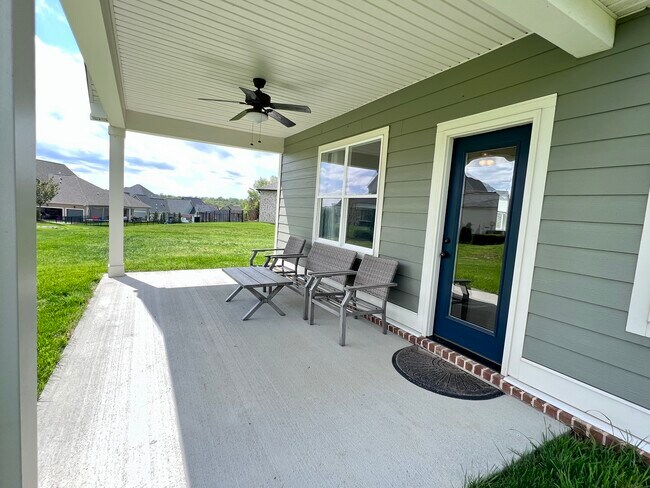 covered back porch - 47 Bowman Ct