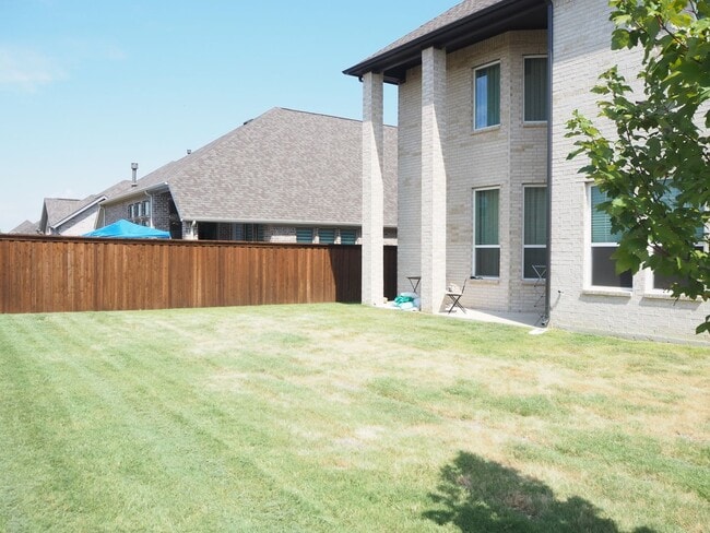 Building Photo - 321 Oak Hollow Way