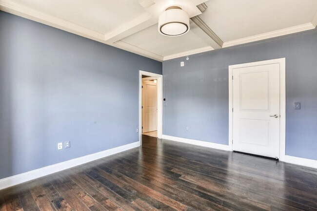 Building Photo - Gorgeous 2/2 with luxurious Lobby Level Condo in Hampden Row