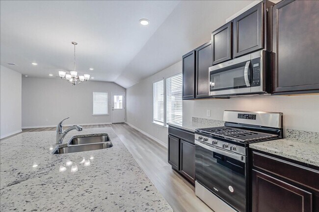 Building Photo - 1634 Comfy Wy