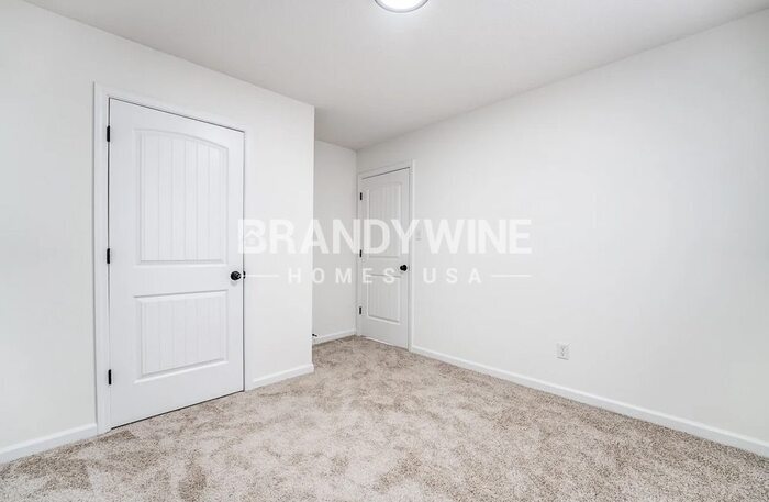 Building Photo - 10242 Evening Hill Dr