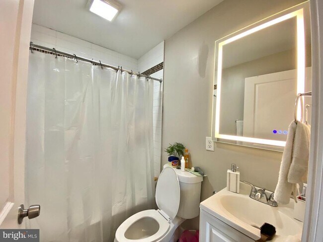 Building Photo - 1716 N Bouvier St