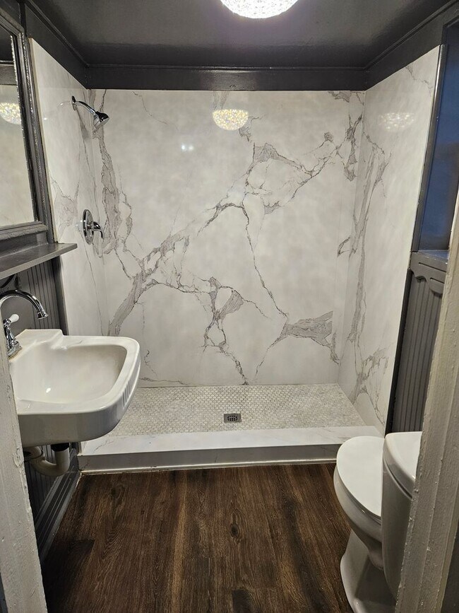 Building Photo - 153 N Stewart St