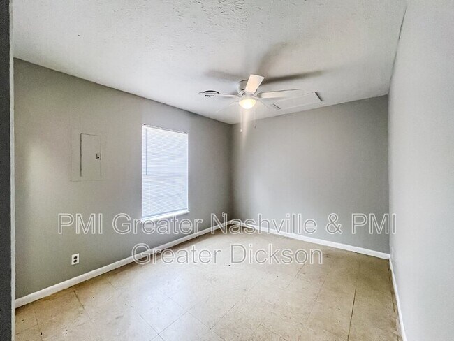 Building Photo - 807 Clydeton Rd