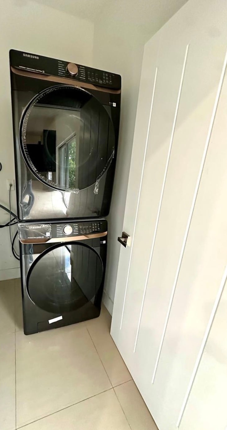 Building Photo - 14890 NE 10th Ave