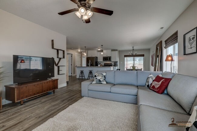 Building Photo - Spacious Family Home in Parowan