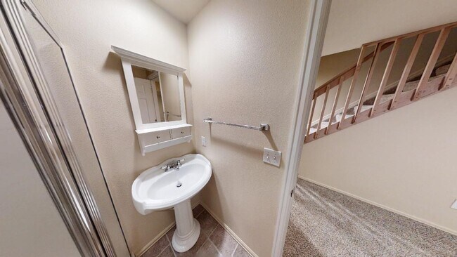 Building Photo - 5549 Dunbar Ct