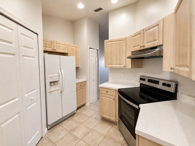 Building Photo - COZY 3 bed 2 bath lehigh