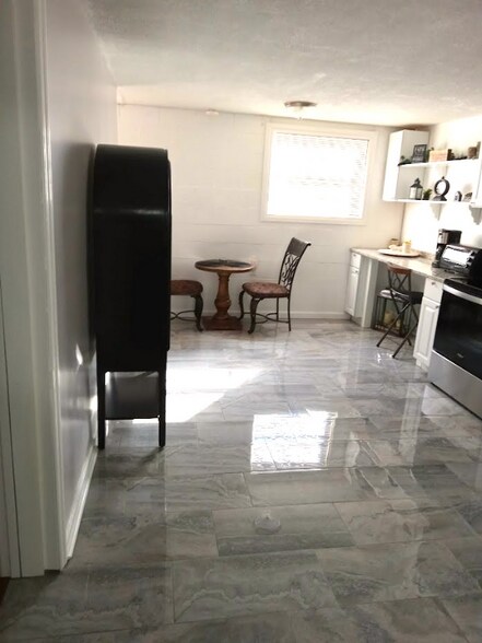 Building Photo - 409 Bonnie Brae Dr