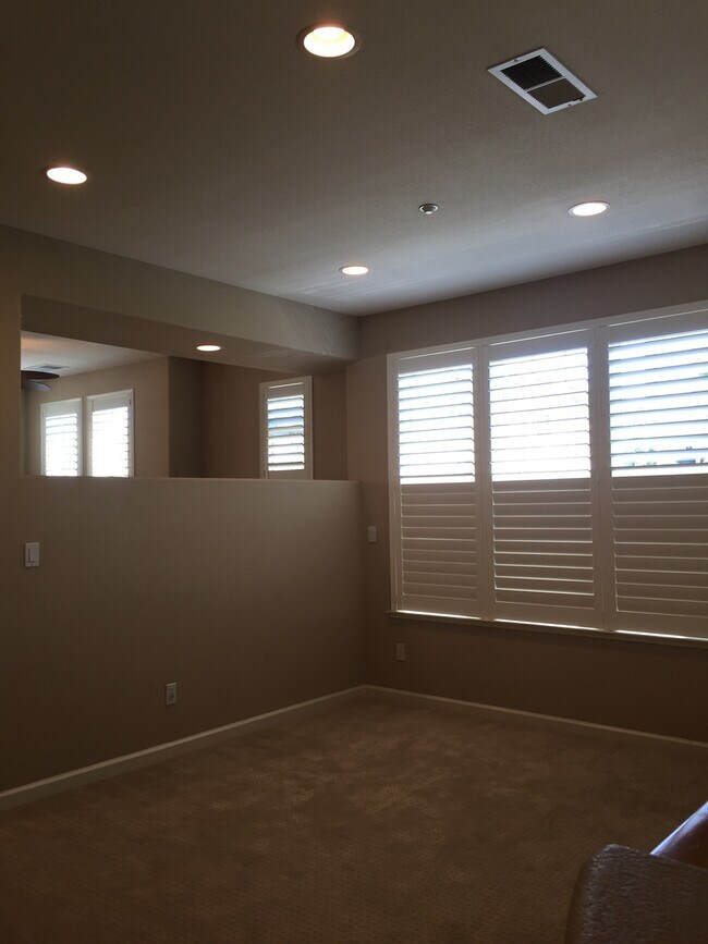 Building Photo - 4057 Crandall Cir