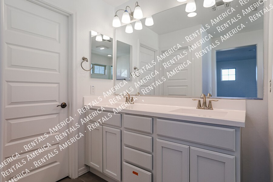 Building Photo - 25196 N 142nd Dr